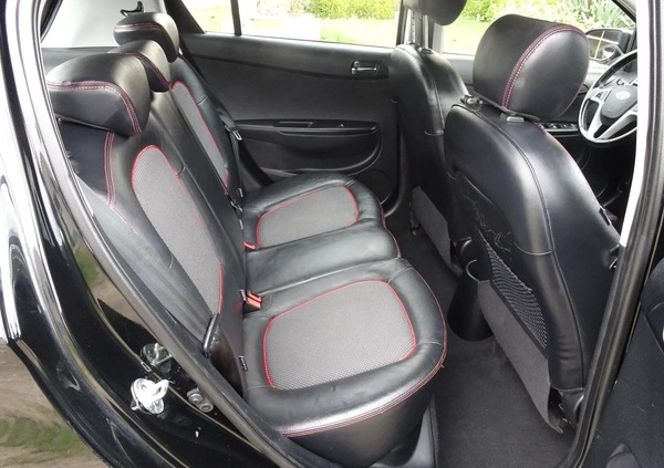 Hyundai i20 cena 13700 przebieg: 184500, rok produkcji 2009 z Zabłudów małe 121